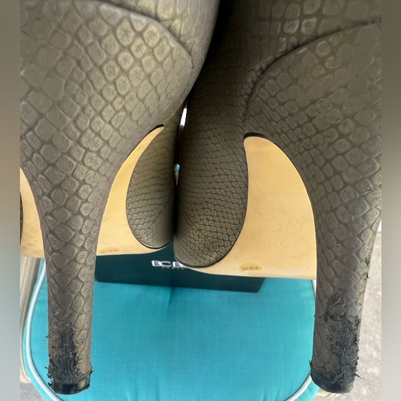 Gently loved BCBG heels - Picture 6 of 9